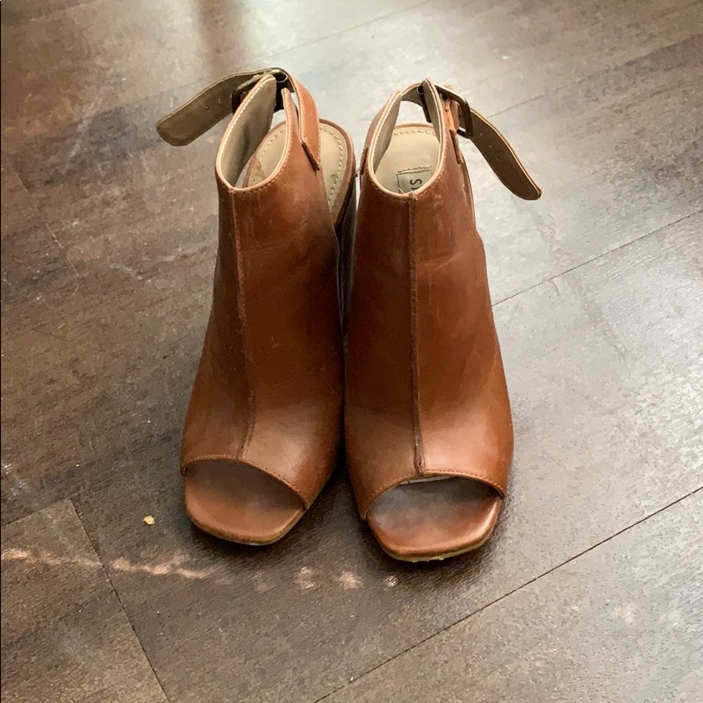 High heeled booties - Picture 1 of 2